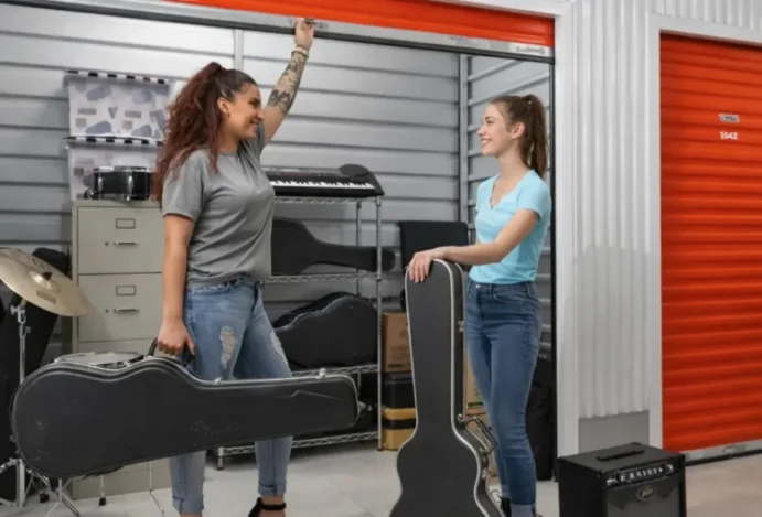 Instrumentos musicais e equipamentos de som